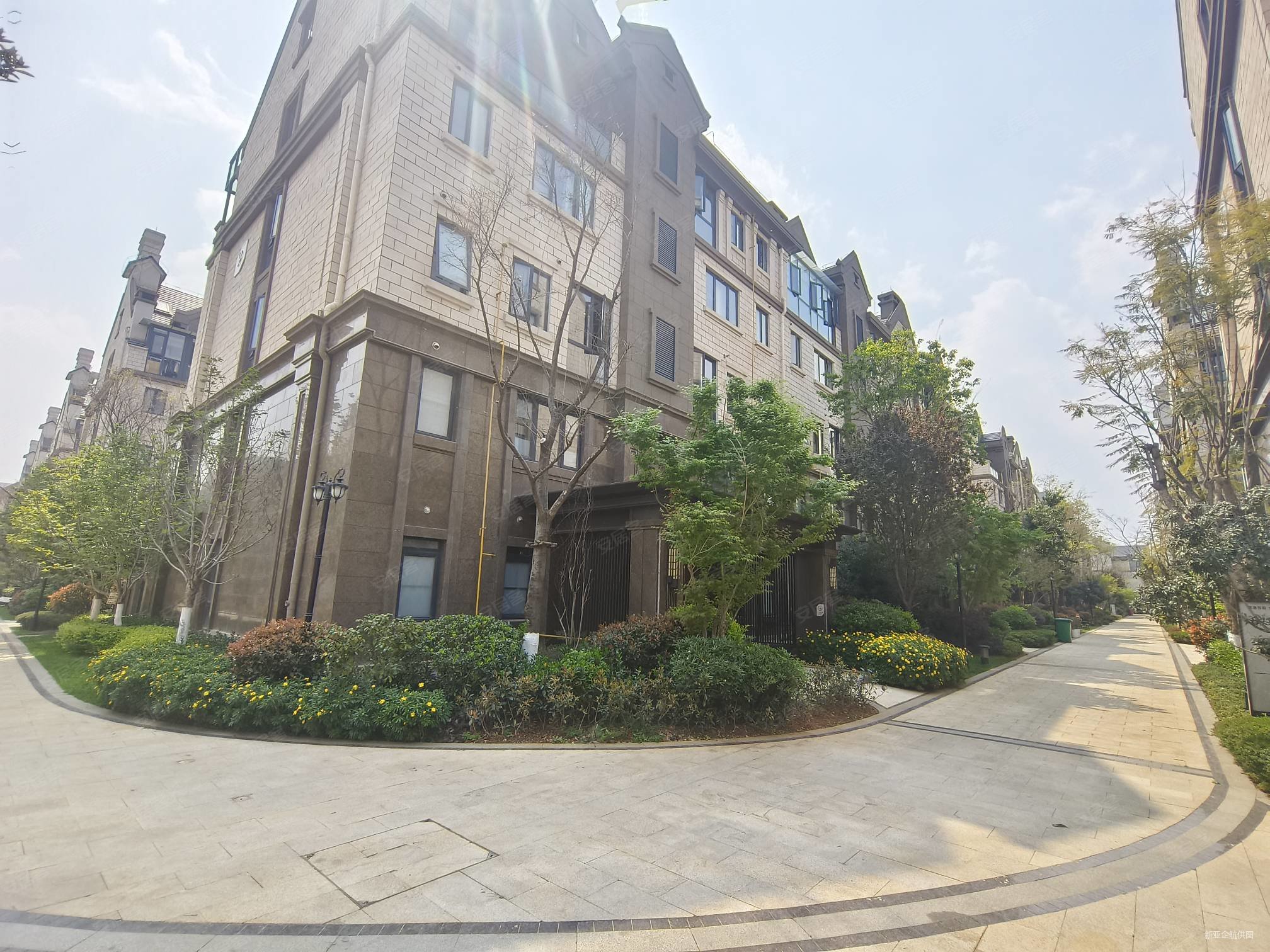 生态半岛 滇池俊府威廉郡中叠 豪装4房 没住过 带1车位急售,俊发滇池