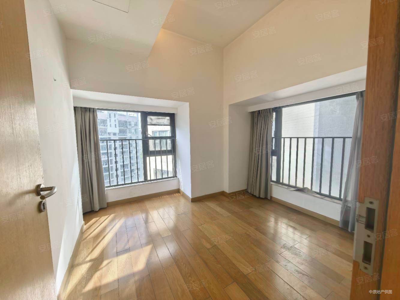 十五峯花园3室2厅2卫87.29㎡南760万