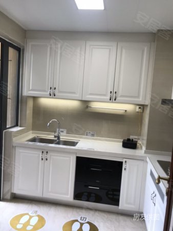 恒大金碧天下红莲湖邸 光谷东 华中师范附属中