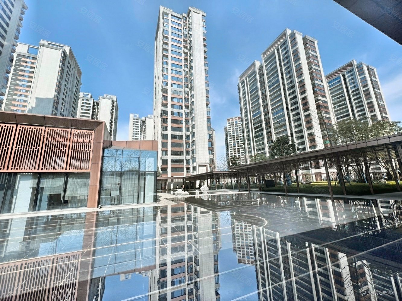 阅山湖云著豪宅圈层三房毛坯万达旁随时过户带车位