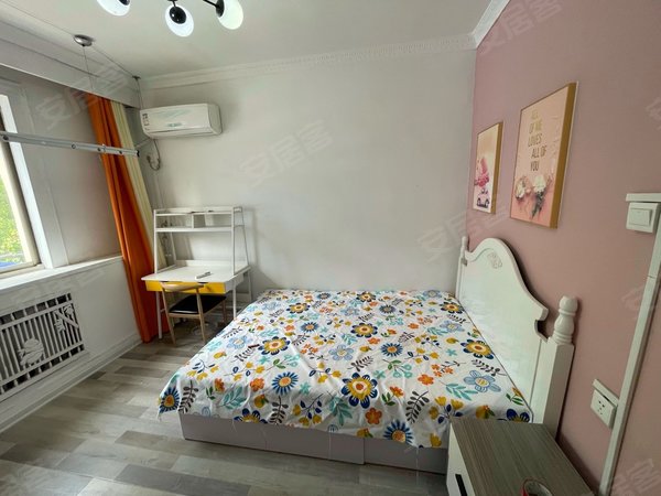 济南市中经四万达劳动局宿舍(市中)小姐姐转租半边床!手慢无!