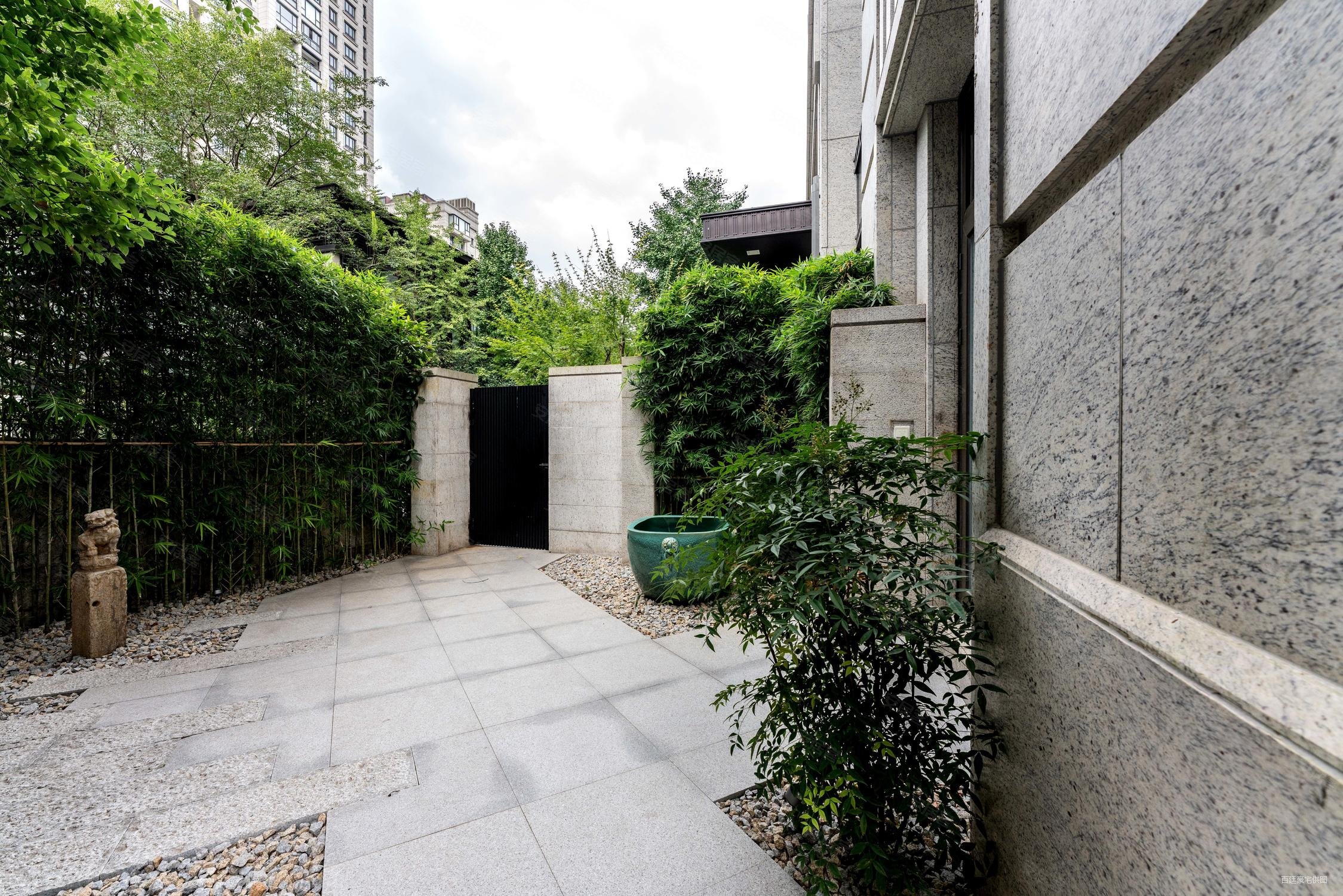 翠湖天地隽荟都5室3厅5卫823.26㎡南15000万