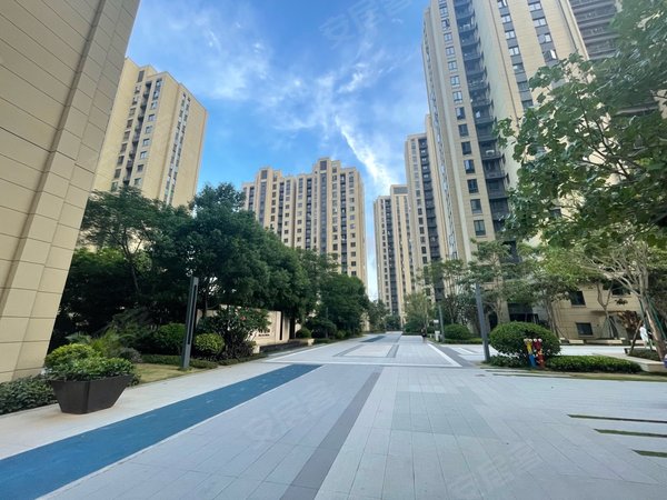 泉州晋江晋江吾悦广场中海悦江府全新首租 全屋定制 客厅中央空调