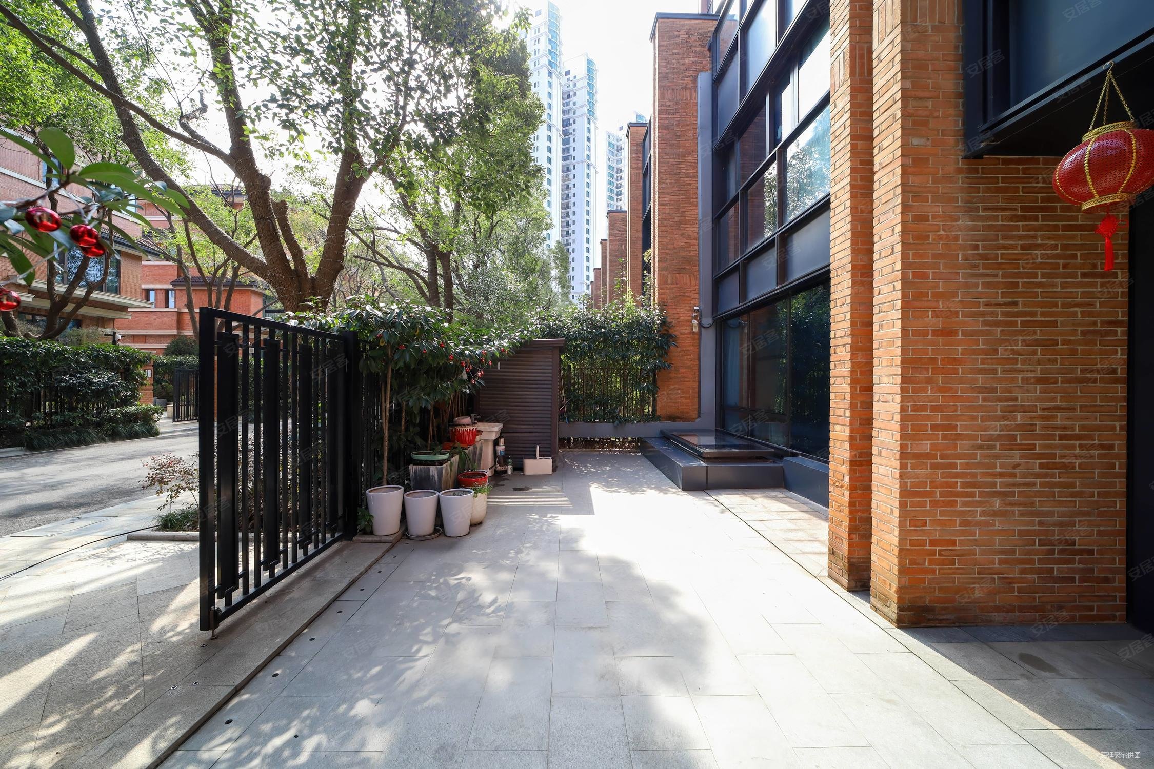 满五 ,华侨城苏河湾(别墅)二手房,9700万,5室3厅,5卫,639平米-上海