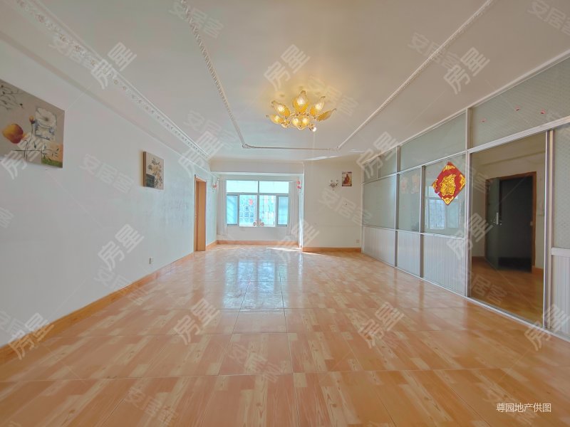 昆二中旁富春花园3房2厅2卫上武城128平260万业主急售