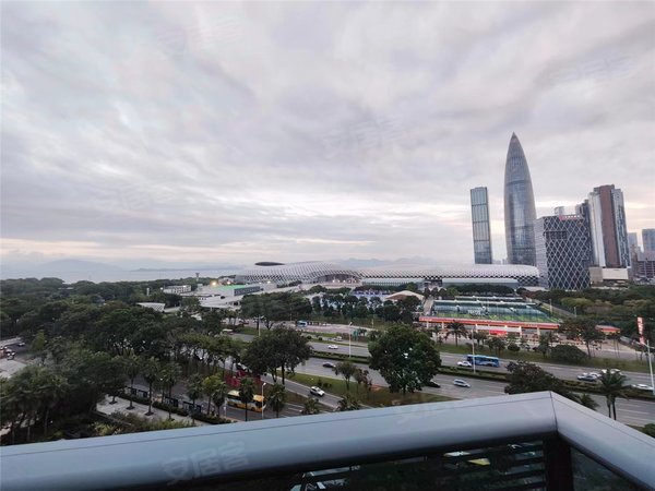 深圳南山科技园京武浪琴半岛精装修大四房,次新小区,看海景出租房源