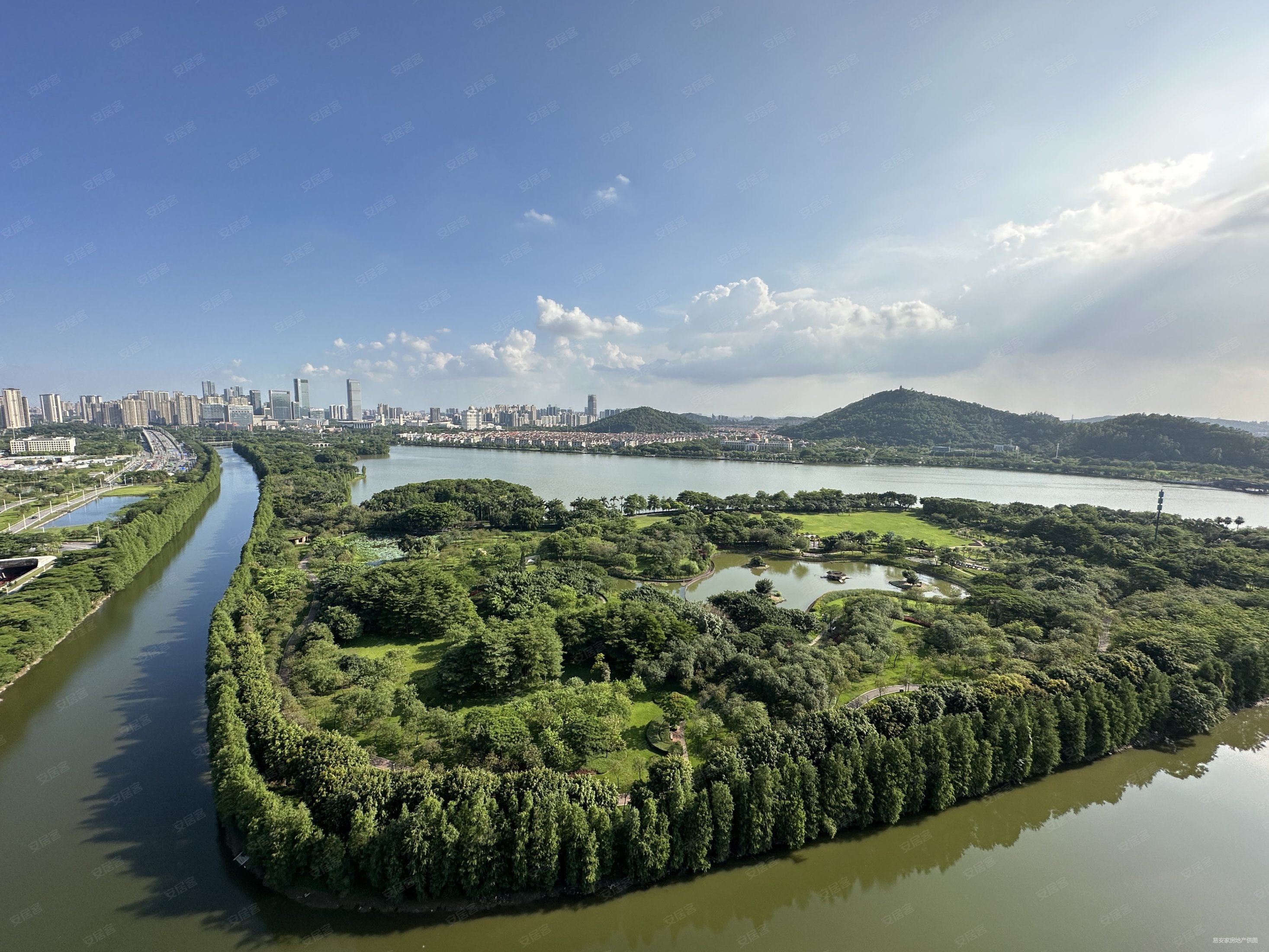 华侨城天鹅湖5室2厅4卫289.69㎡南910万