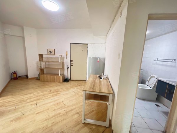 青岛市南江西路深业中心大厦付款随意 可做宿舍 干净卫生 近奥斯卡