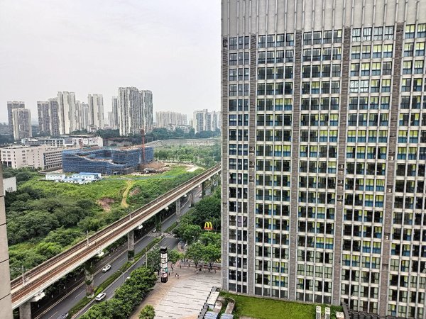 重庆沙坪坝大学城熙街熙都会大学城熙街三期工作室1300月 位置好出租