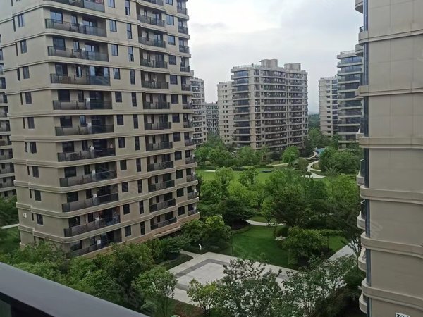 绍兴越城市区环内金昌白鹭凤林金昌白鹭凤林,三房包物业,房东第一次