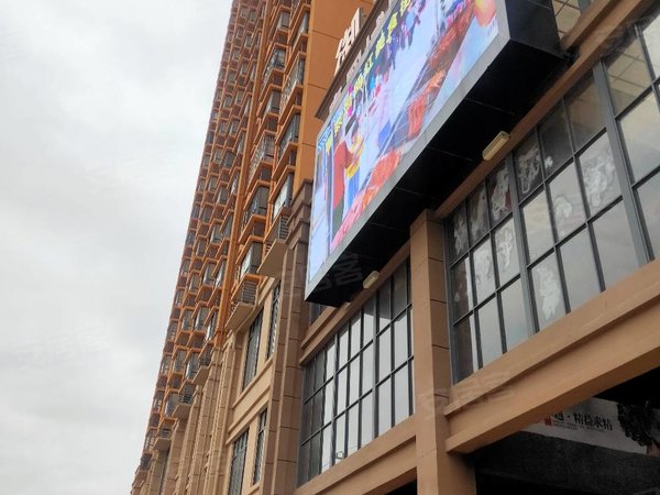 南宁青秀青秀周边御江学府免停车费,一线江景房,视野采光极好的单间全