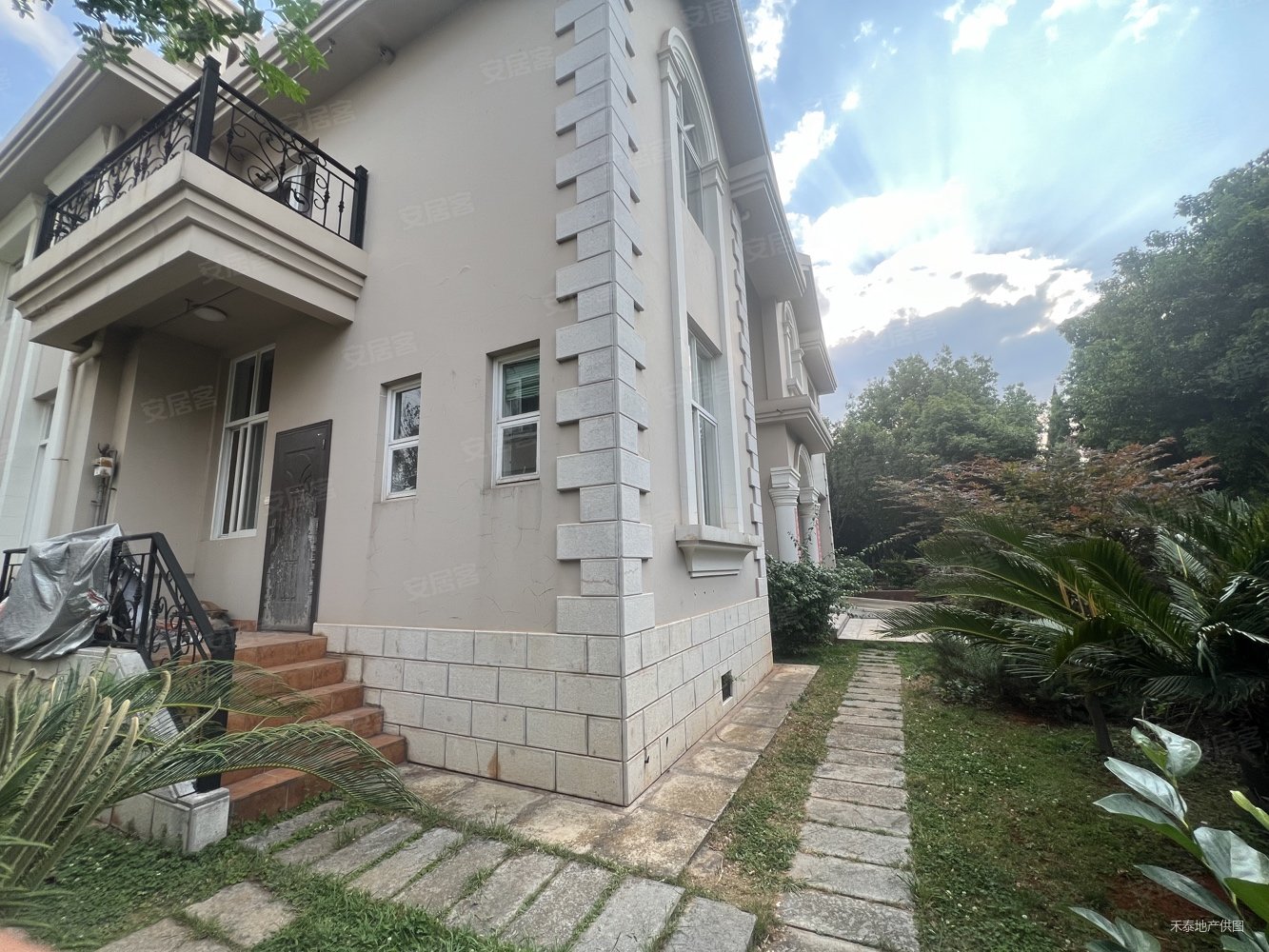 海埂大坝边花园500平独栋别墅 地上两层单层250平