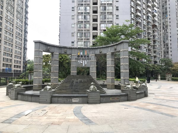 深圳龙岗平湖华南西苑华南西苑 3室2厅2卫 电梯房 配套齐全 120平出租