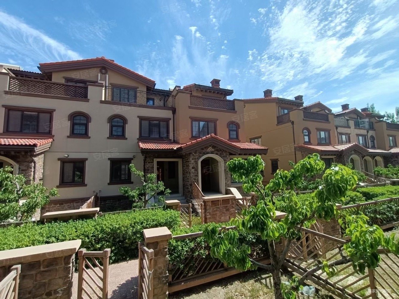 五矿万科城(别墅)5室5厅4卫288㎡南北290万