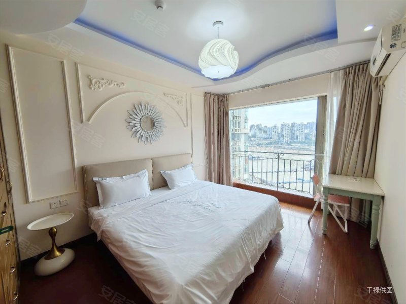 海客瀛洲一线江景看山看水,与来福士做邻居,精装修!