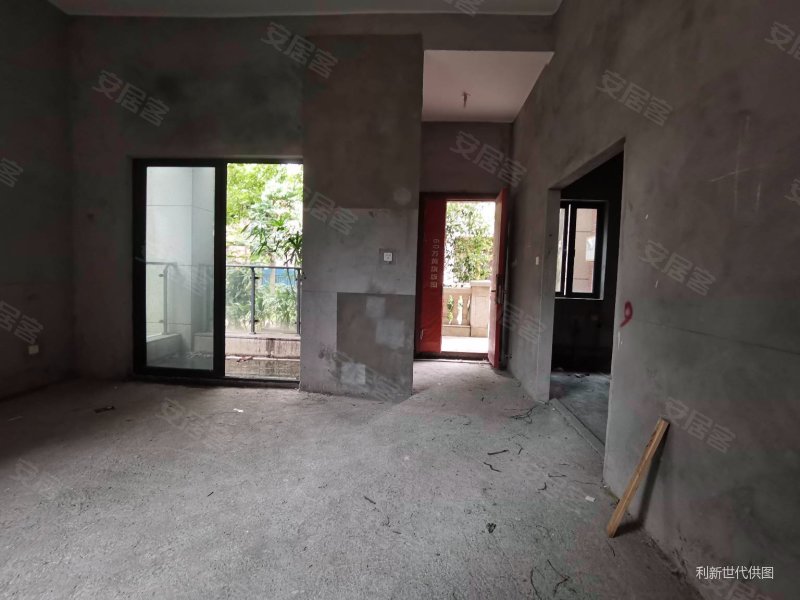 鼎峰尚境次新别墅 花园二百平 看房方便