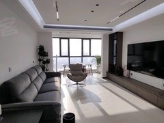 尉氏尉氏县尉氏县城业主自装，全新品牌家具，，三中一中近，尉州新天地三室两厅两卫出租房源真实图片