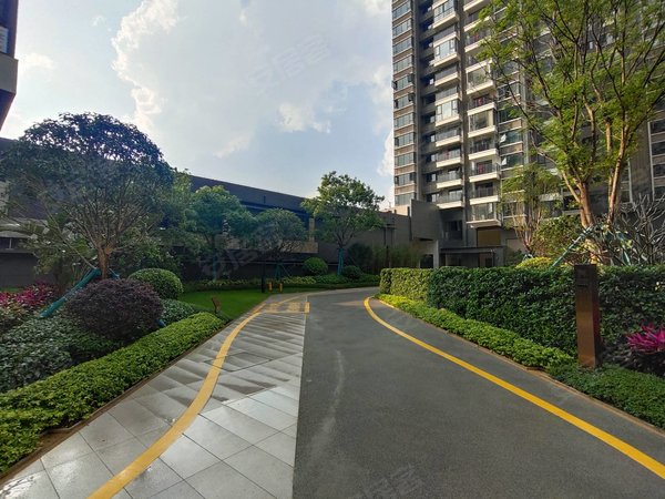 南宁青秀仙葫保利领秀广场保利领秀广场 3室2厅1卫 93平 电梯房出租