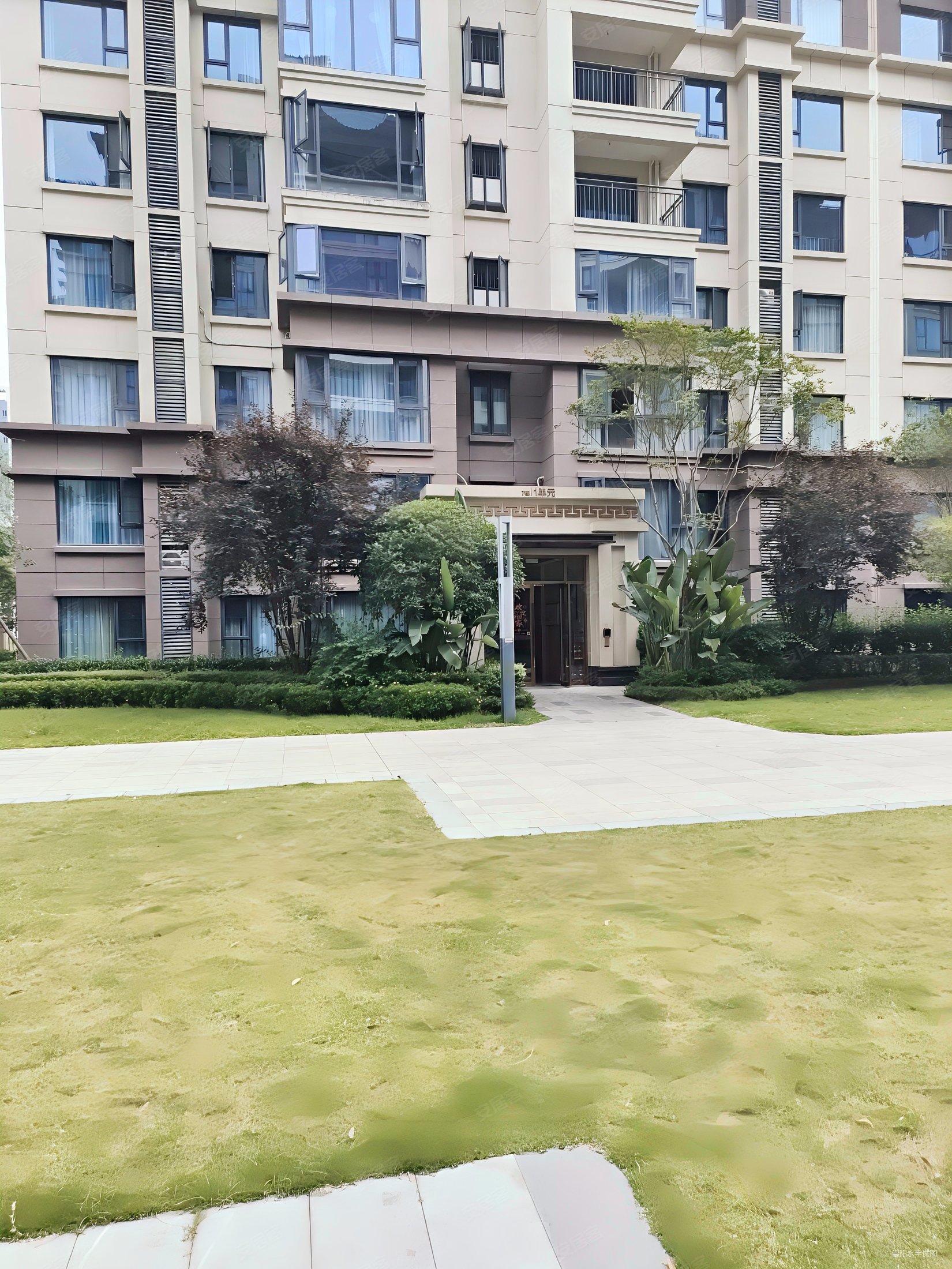 隆腾蜀州府3室2厅2卫95.43㎡南北82.8万