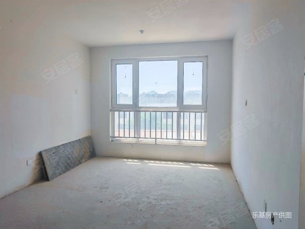 万德御景峰 96平 一南卧室一北卧室东边客厅有大窗 通透全明