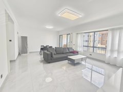桂林秀峰中隐路出租!万象城附近一梯两户电梯洋房家具家电齐全全新拎包入住出租房源真实图片