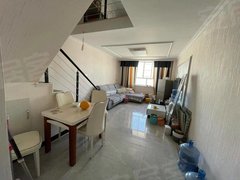 喀什喀什市喀什城区复式的单身公寓紧急出租 拎包入住 随时可以看房出租房源真实图片