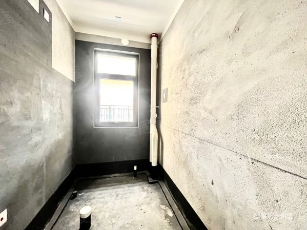 建业江山汇3室2厅1卫105㎡南北50万