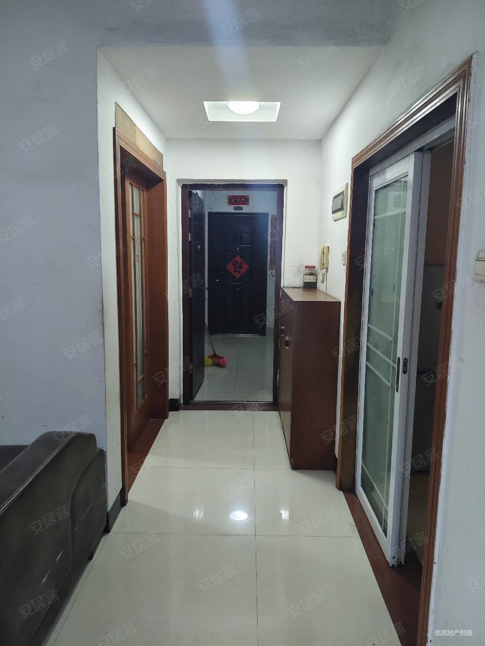 东湾桃花苑4室2厅2卫127.58㎡南北28.8万