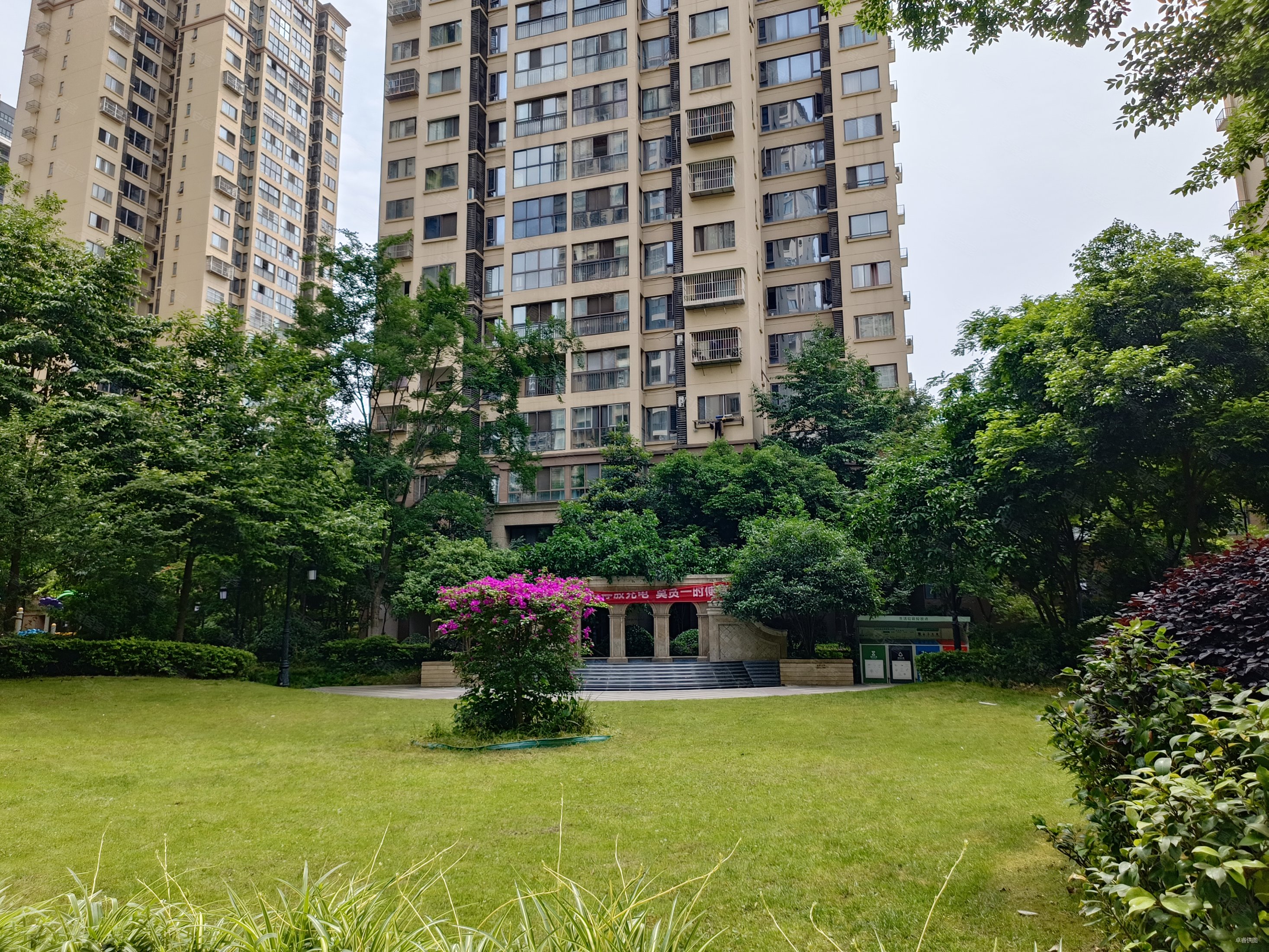 龙光君悦华庭一期新上精装,装修保养好,业主诚心出售