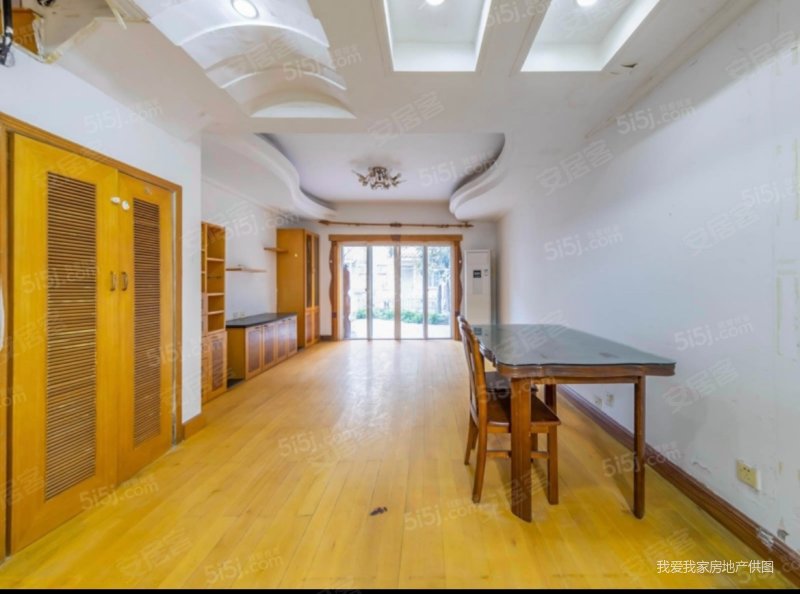 莱茵花园少有小户上下三层四世同堂