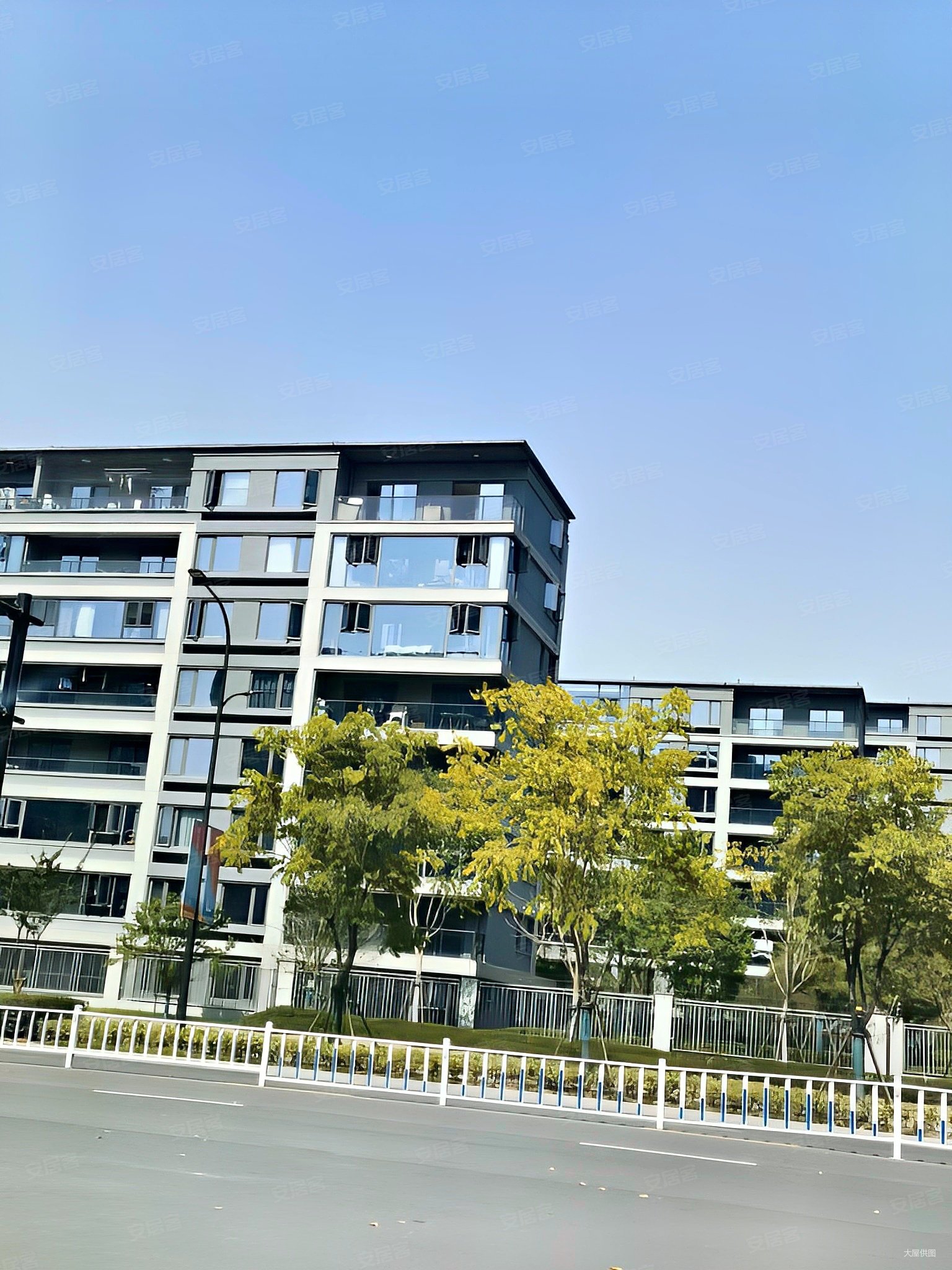 急售融创城洋房满2年税少视野采光好更多房源来电咨询