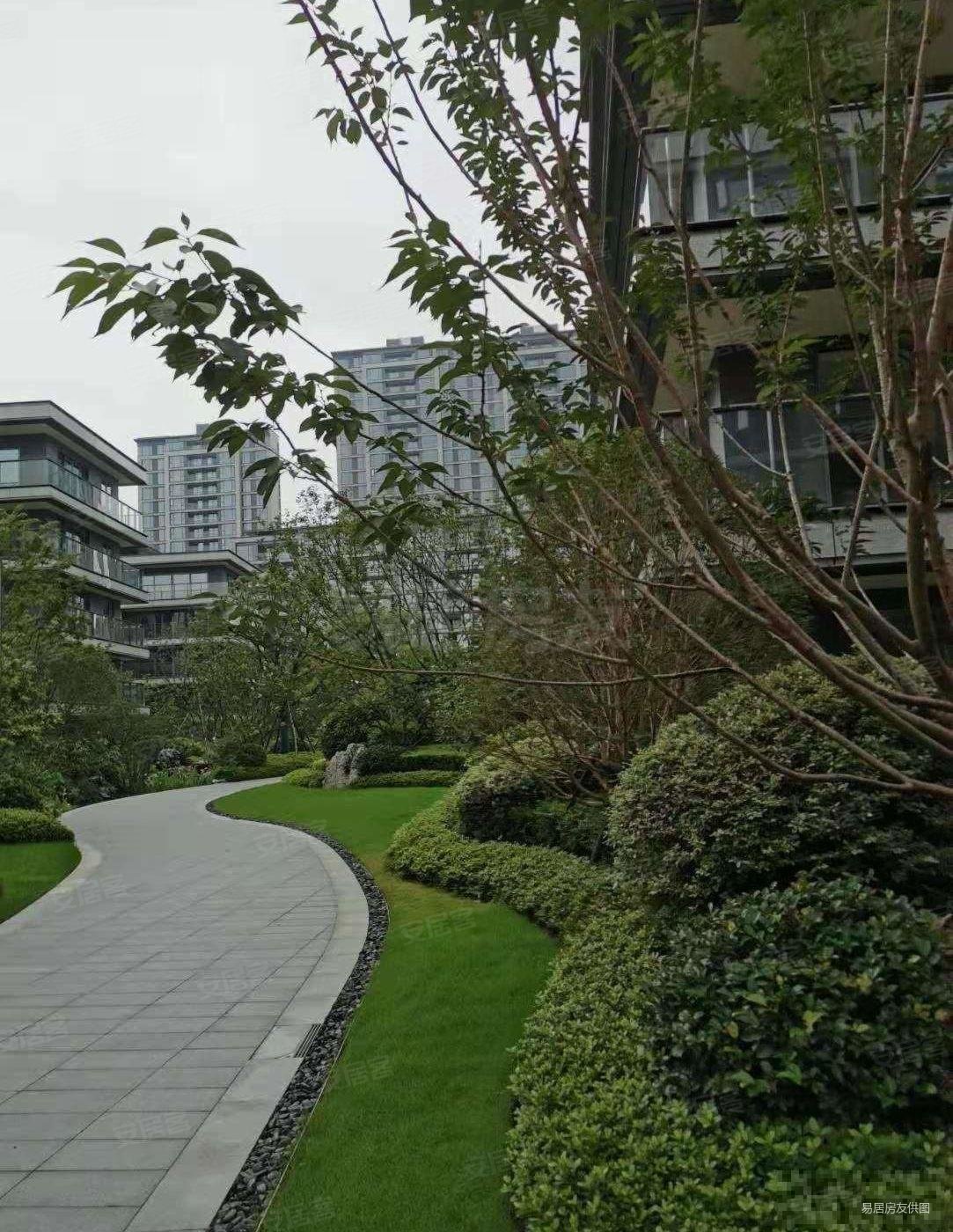 真诚相待拒绝虚假宁波东悦府河景洋房225平中庭诚售