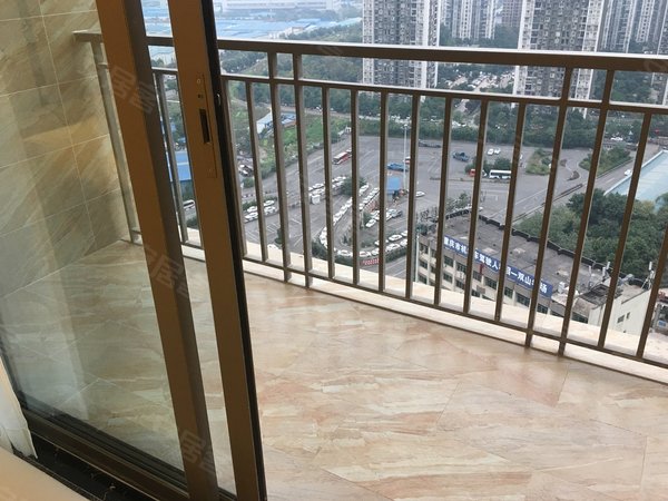 重庆大渡口双山雅居乐御宾府(一期三期)配套成熟  免费停车 户型方正