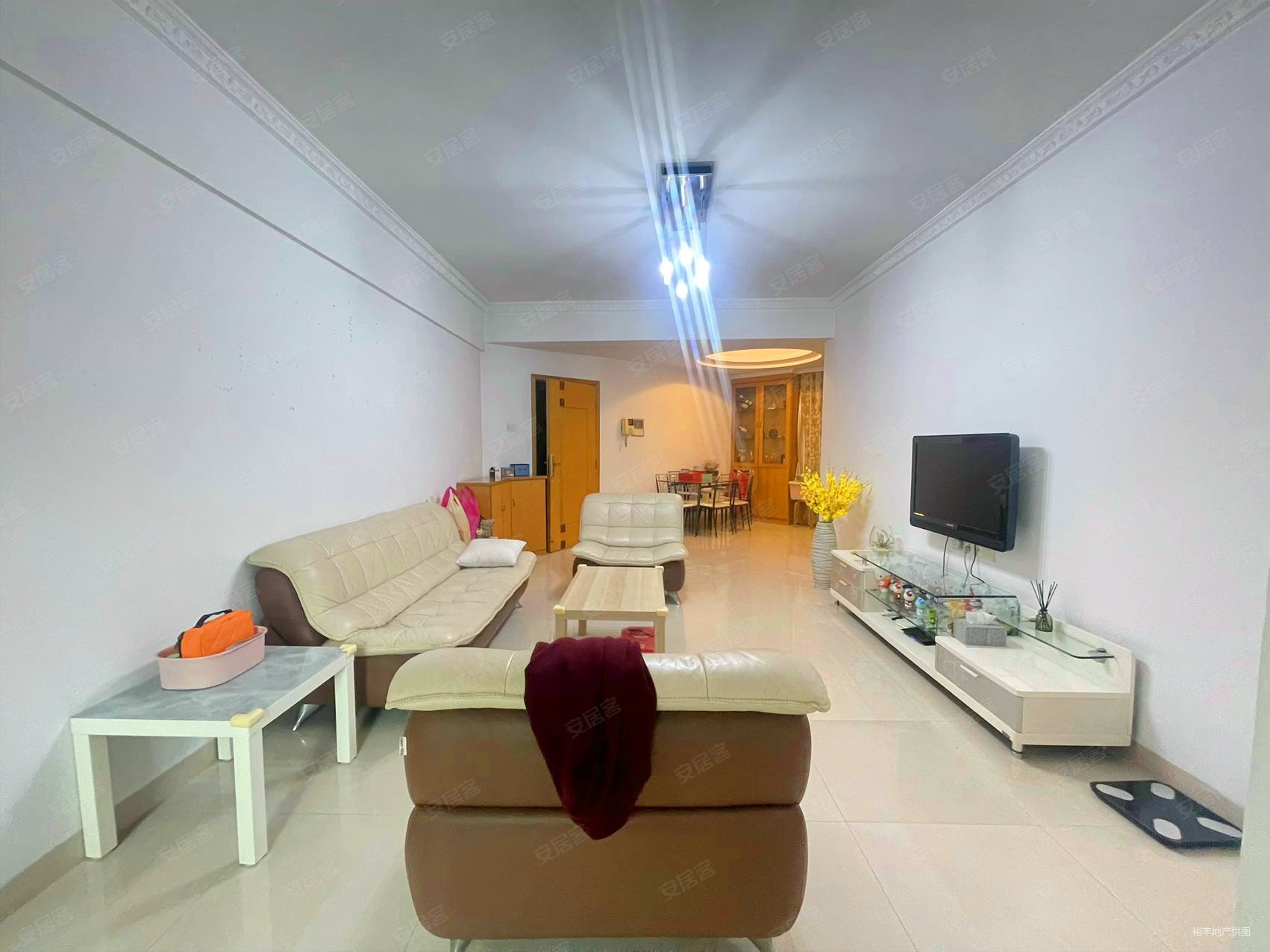 富华花园 3 房  121.32 方