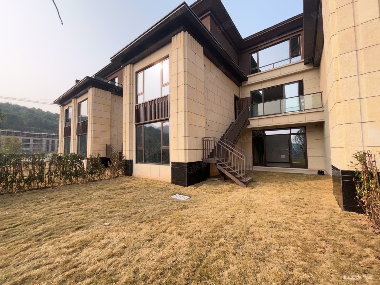 海兰云天湖山壹号别墅