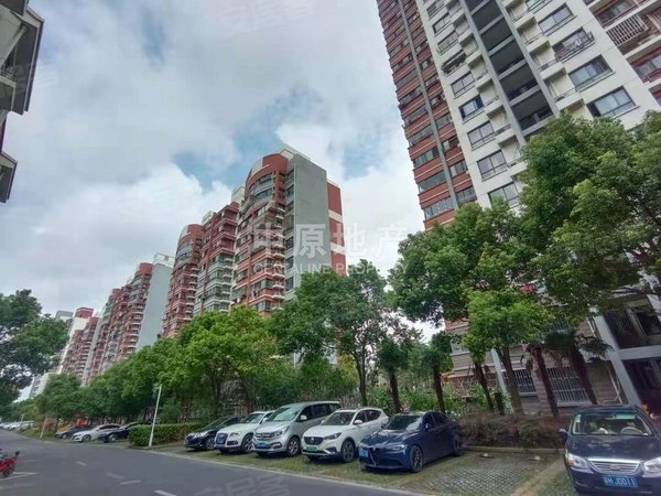 上海浦东航头鹤沙航城航武嘉园(西区)主卧朝南,一梯三户,小区中心位置