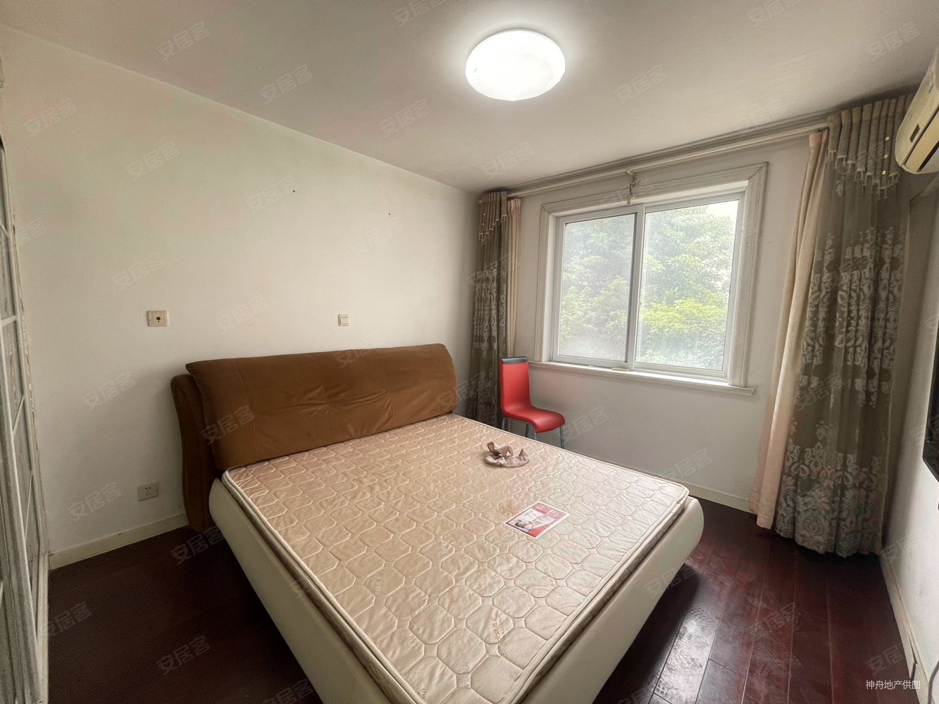 急售芦潮港两室两厅装修全送看房有钥匙