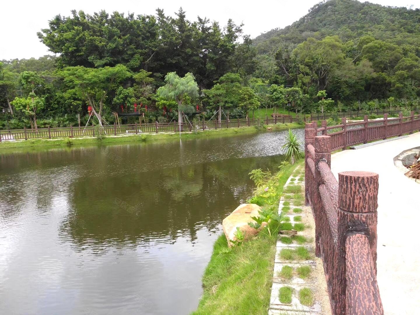 绿湖山庄4室2厅3卫185.95㎡南北500万