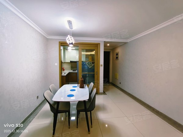 包头九原富力城富力城(D区)新装修 有空调 温馨两居 家具家电齐全拎包入住 干净立整出租房源真实图片