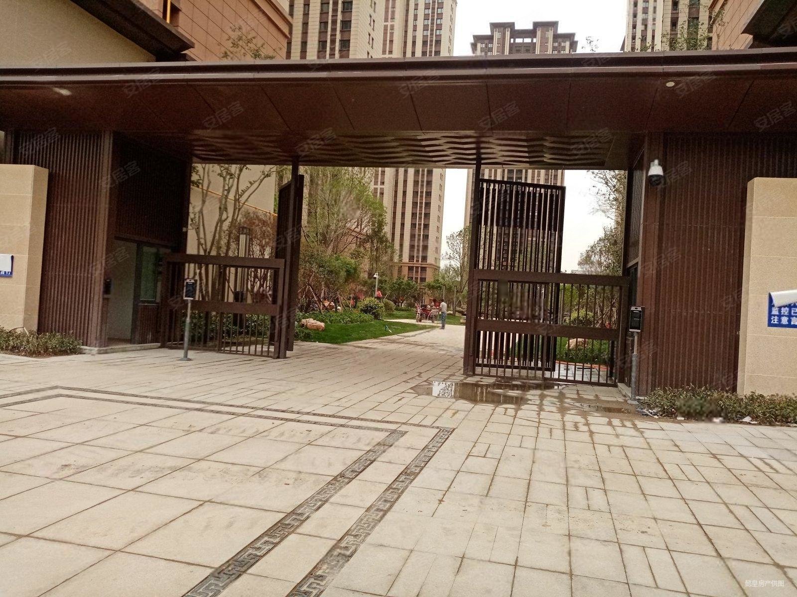 赠送全屋品牌家私,天鸿君邑二手房,123万,3室2厅,2卫,108平米-洛阳