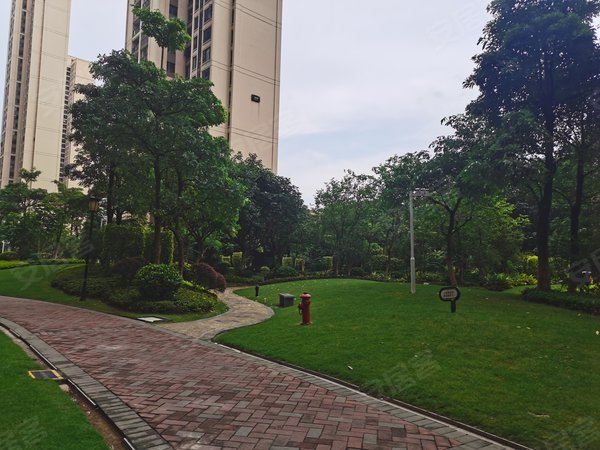 广州增城新塘保利东江首府房源采光好,南北通透,业主诚意出出租房源