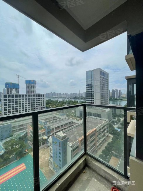 十里江湾旁彰泰滨江学府97平3房2厅2卫96万江景房前茅景小