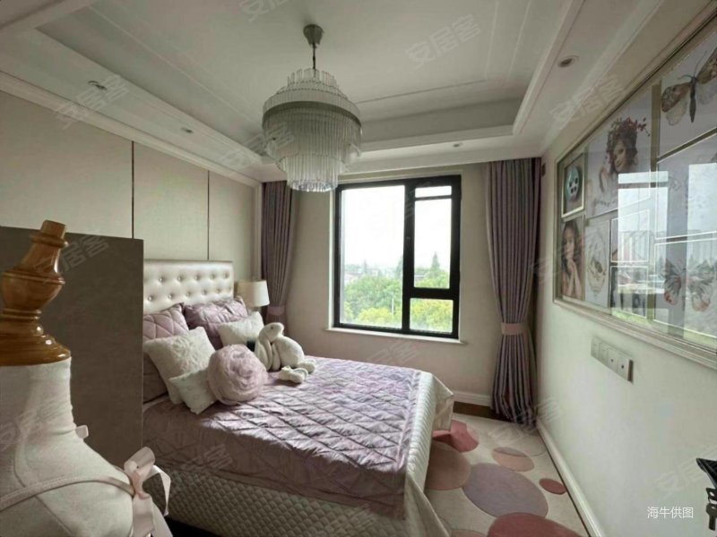 楼下地铁口,全新装修,鲁能公馆,有车位,户型南北通透,可议价