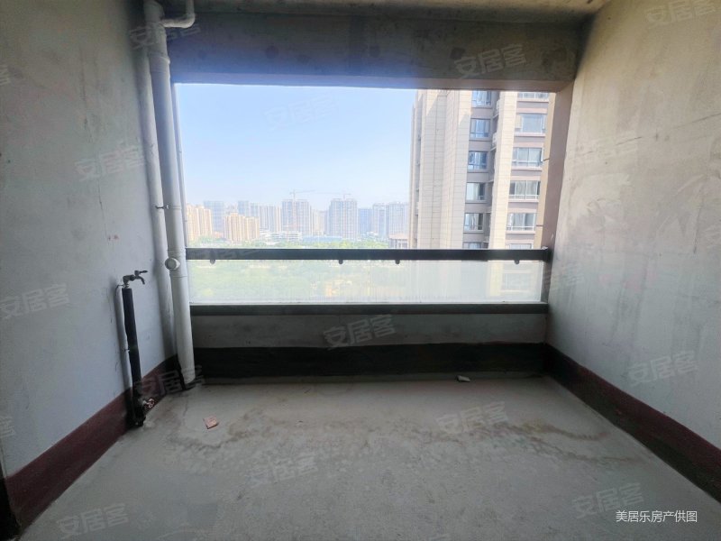 高新区 鱼化寨地铁口 东方米兰国际城三环内一梯一户业主急售