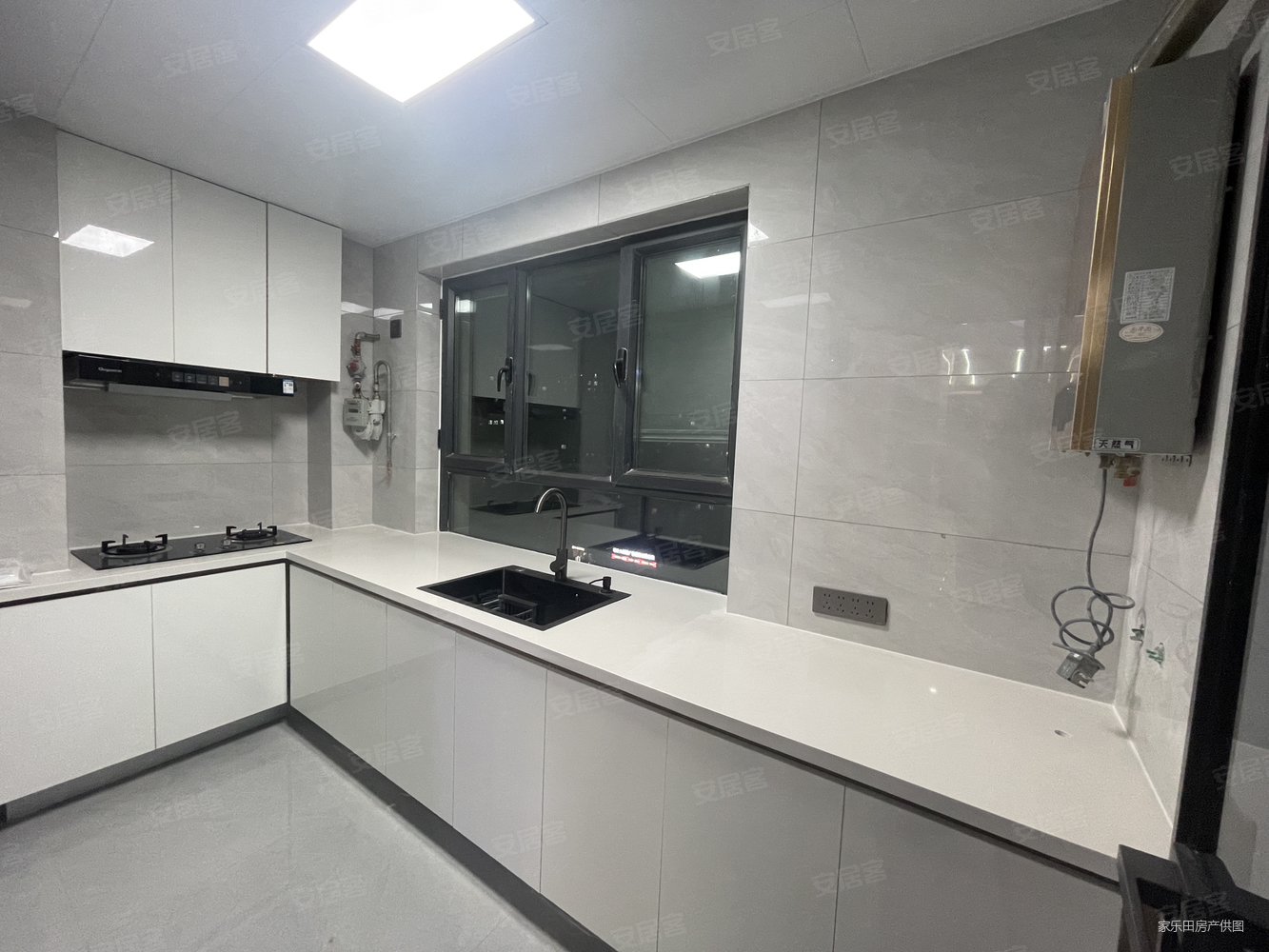 丝路花园二期3室2厅2卫140㎡南北79.8万