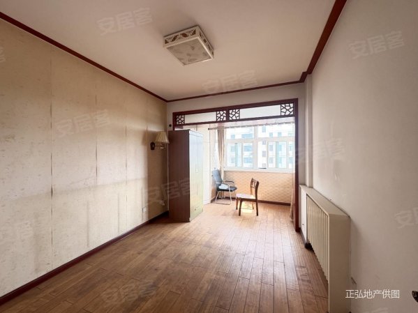 新东方华庭3室2厅1卫106㎡南北80万
