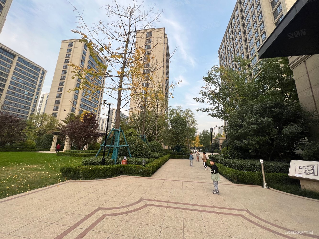 陆港绿城西安全运村子衿苑北苑4室2厅2卫141.6㎡南北350万