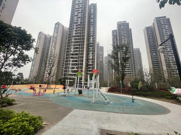 广州番禺石楼智联汽车小镇汽车小镇两房,家私家电齐全,业主急租出租