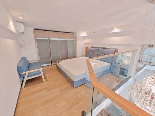 恒大翡翠华庭!实拍loft复式!紧靠银泰城名尚国际出租房源真实图片