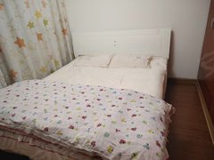 阿克苏阿克苏市阿克苏城区金兰广场附近城市花园女生合租 包水电暖 精装单间次卧出租房源真实图片